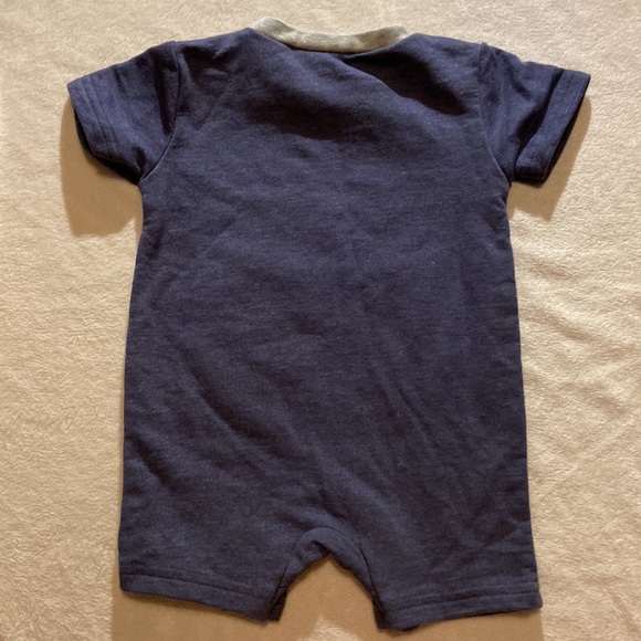 NWOT 3-6 month Baby Shark summer shorts onesie - Picture 3 of 3